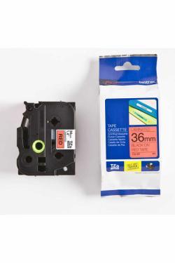 Brother TZe-461 Schwarze Beschichtung auf rotem Trägermaterial.